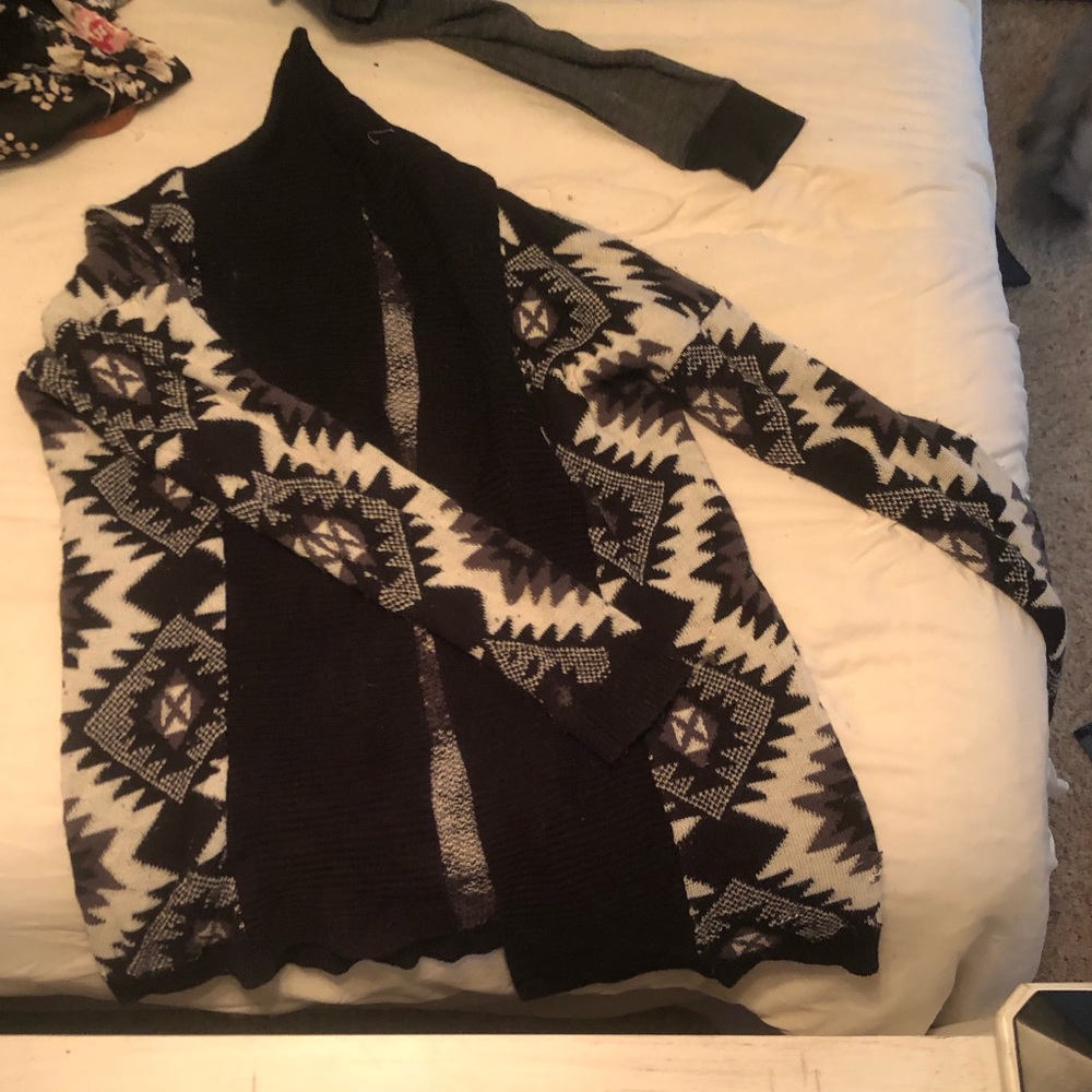 Giant patterned black and white sweater